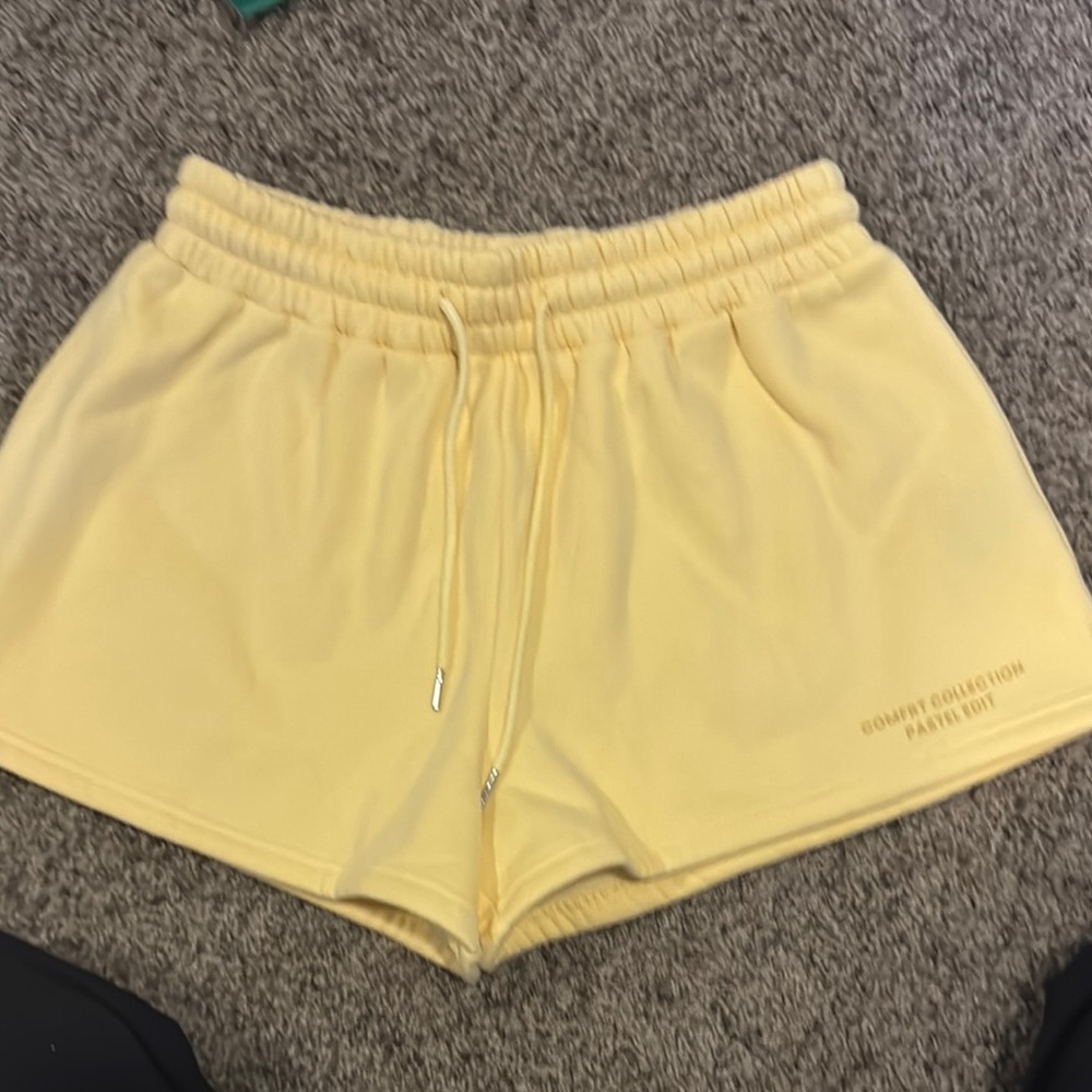 Comfrt Women's Shorts